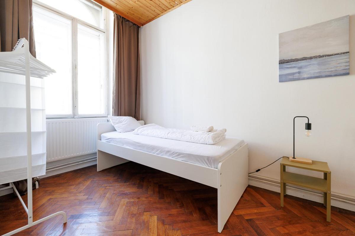 Mit 9 Schlafplaetze #2 Wien